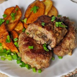 Зразы мясные с грибами и сыром