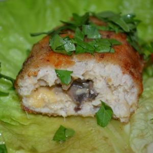 Куриные зразы с грибами и сыром